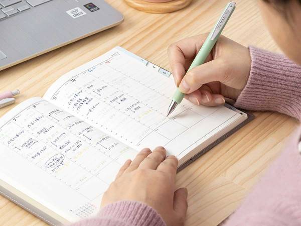「人前で手帳を開くのが嫌…」　他人から見えにくい、手帳用のペンが登場