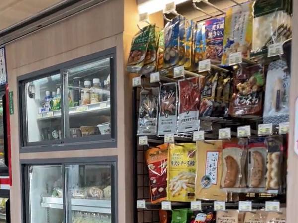 東京駅のホームで目にしたお店の光景　「近未来！」「時代だなぁ…」