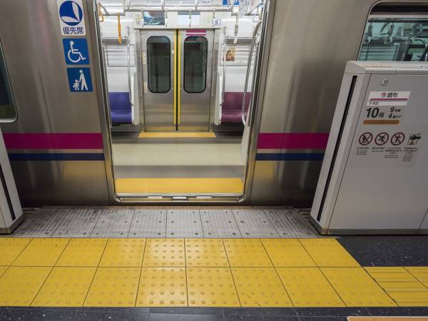 電車内で『被害者面』する人にいいたい！　動画に「完全同意」「反論の隙もない」