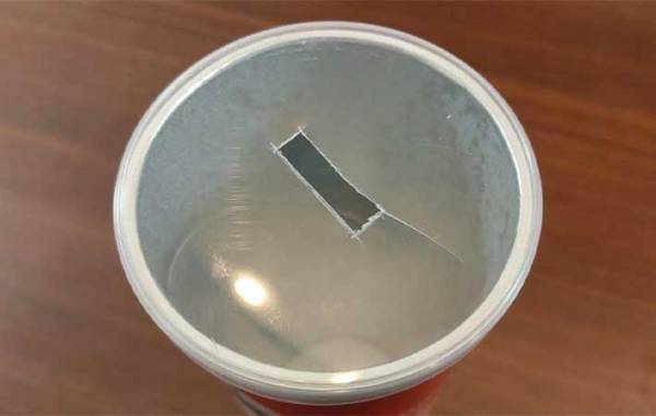 食べたら捨てるポテトチップスの容器　意外な収納アイデアに「スッキリ！」「これは便利」