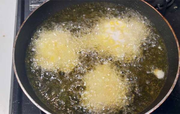 「子供がドはまり」　コーン缶の大量消費レシピ「コーンフリット」とは？