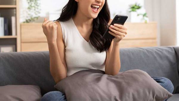 エイプリルフールに家族を驚かせたい女性　「わたし結婚する！」と大ウソをついた結果…？