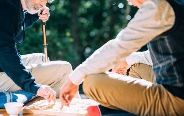 昔、近所に住んでいた年配男性に話しかけられた女性　何故か仕事を言い当てられて？