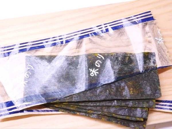 なんの変哲もない『味付け海苔』　ひっくり返すと　「ええ！？」「脳がバグる」