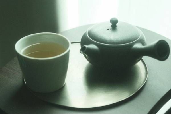 急須の蓋の穴って何のため？　実は美味しさの『カギ』だった！