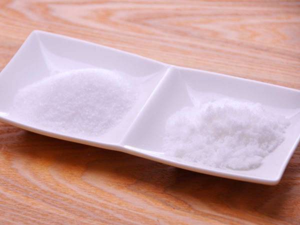 塩と砂糖の区別は、『あれ』を入れるだけ…？　見た目がかわいいライフハックに「早速やる」