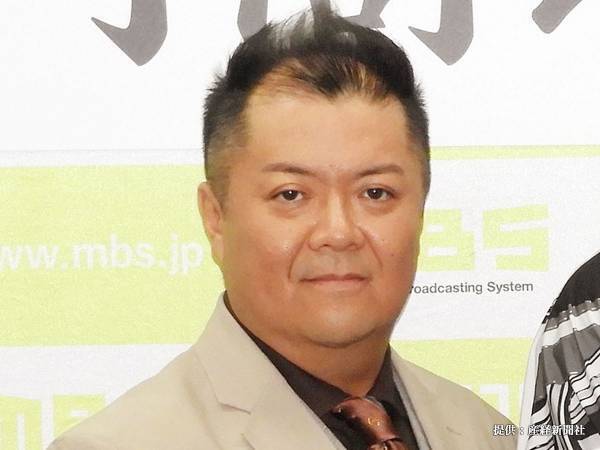 『ブラマヨ』の小杉竜一、若い頃の写真公開に「どこのイケメン？」「同一人物！？」