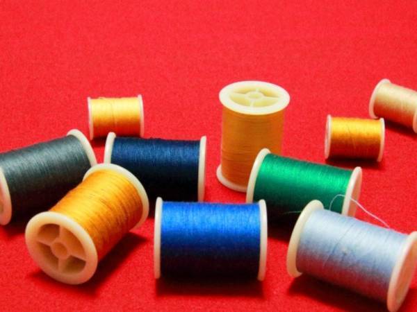 『捨てないで！』　○○の空き箱が色とりどりの収納箱に！