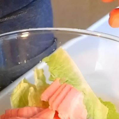 材料を入れてレンチン！　ボウル１つで作るクリームシチューの作り方