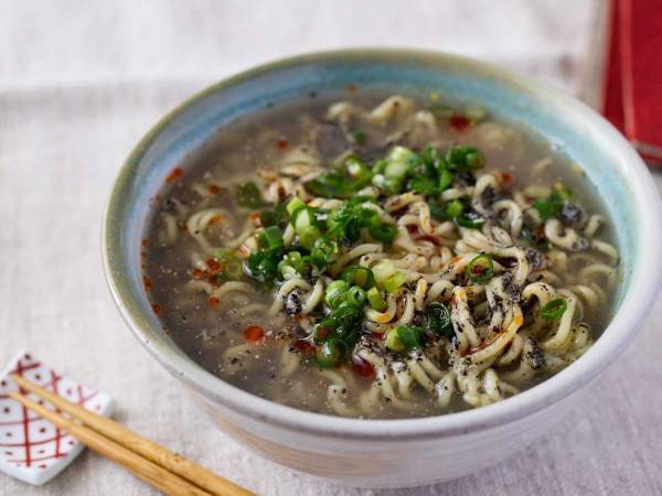 「とっておき！」　インスタント麺が本格ラーメンに！？　マルエツが公開した簡単アレンジとは