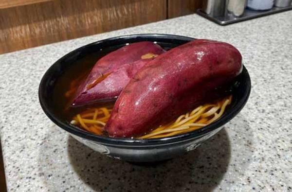 『富士そば』のボツメニューにネットが騒然　インパクト大の見た目に「発想が好き」