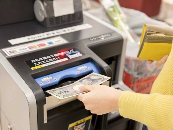 セルフレジの使い方が分からず謝る客に「なんなの」　店員の愚痴かと思いきや？