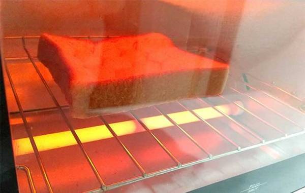 ダイソーで買える『ハニートーストカッター』で、いつものトーストがかわいく変身！