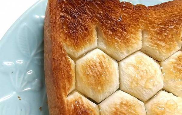 ダイソーで買える『ハニートーストカッター』で、いつものトーストがかわいく変身！