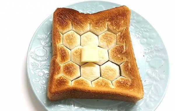 ダイソーで買える『ハニートーストカッター』で、いつものトーストがかわいく変身！