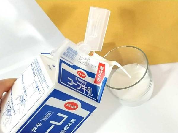 ダイソーの『パック牛乳クリップ』　便利すぎて「もっと早く出会いたかった！」