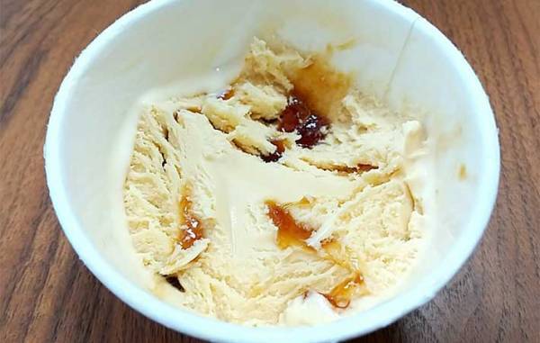 待ってましたのコラボ！　ハーゲンダッツの超リッチな『カスタードプリン』を食べてみた