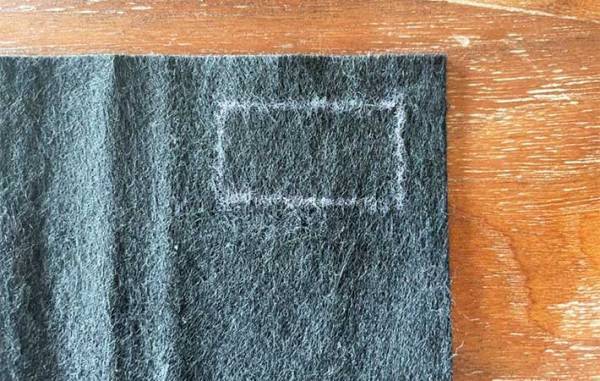 服に穴をあけずにコサージュを付けたい　ちょっとしたコツに「これは嬉しい！」「すぐできた」