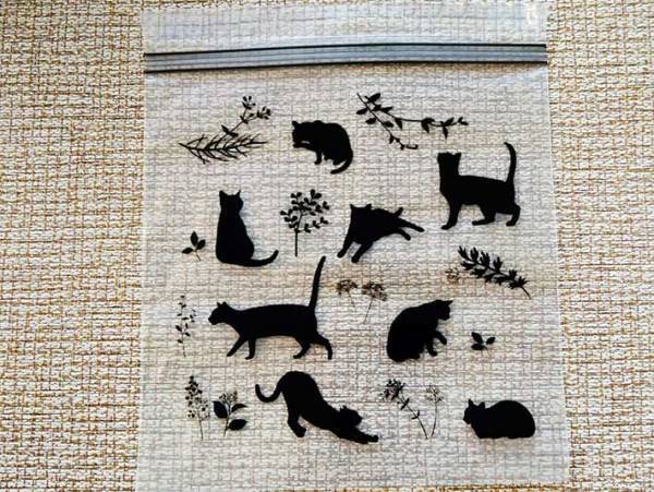 ネコのシルエットがたまらない…！　ハンズで買える『抗菌ダブルジッパーバッグ』