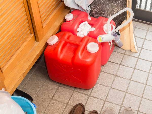 灯油用のポリタンクが安全に使えるのは何年？　「知らなかった」「ヤバいかも…」