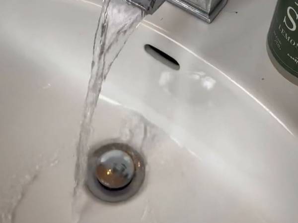 ドイツで目にした蛇口　「そこから水出るの！？」「見たことないタイプ！」