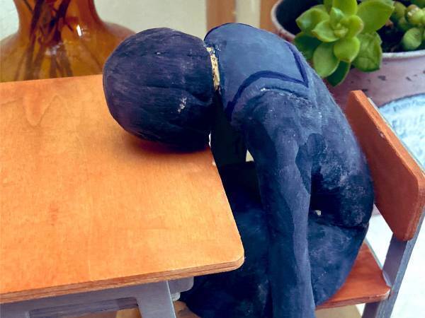 「めっちゃだるそう」「自分もこうだった」　学校の課題で作った『自分の姿』に反響