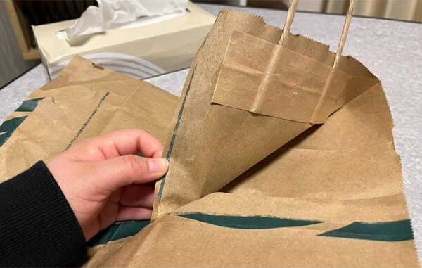 オシャレで捨てられないスタバの紙袋　再利用法に「これはアガる」「意外と簡単」