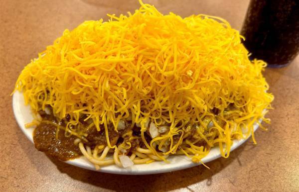 「パンチが効いてる」「どうやって食べるの！？」　海外グルメの見た目に衝撃走る