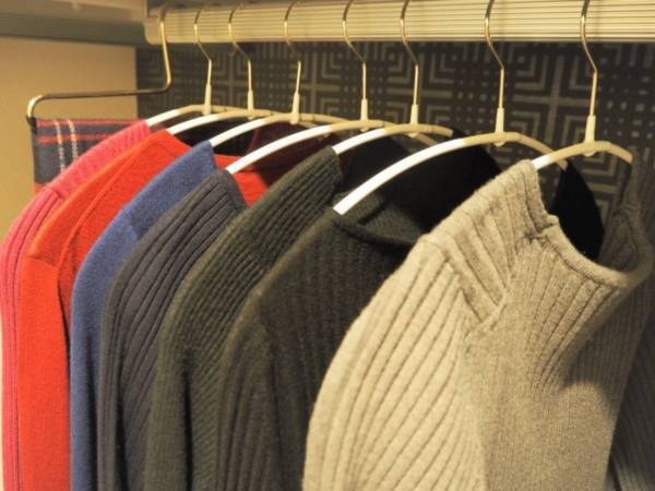 「こんな簡単に」「お手軽」　洗濯後のハンガー跡をあっという間に直す方法