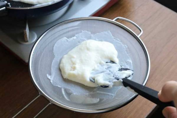 フライパン１つで作る、プルップル『牛乳クリーム』が話題　「神レシピ」「永遠に食べられそう」