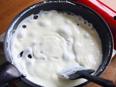 フライパン１つで作る、プルップル『牛乳クリーム』が話題　「神レシピ」「永遠に食べられそう」