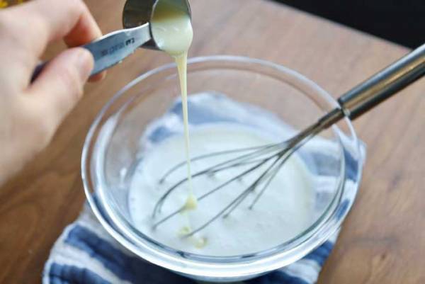 フライパン１つで作る、プルップル『牛乳クリーム』が話題　「神レシピ」「永遠に食べられそう」