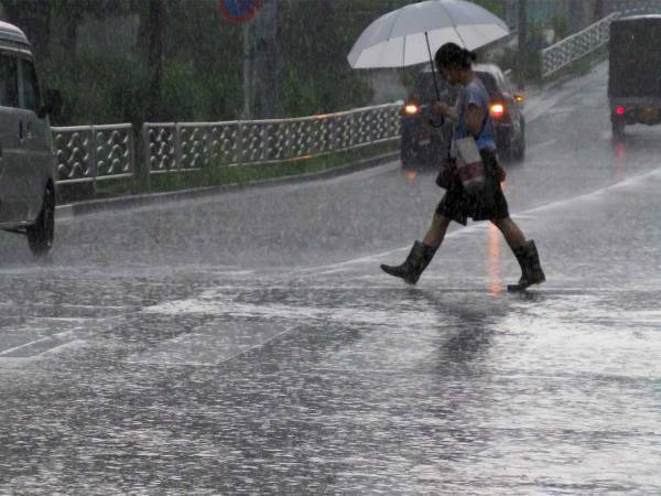 視界が悪くなる雨の日　車の存在を知らせるには？　「こういうのが大切」