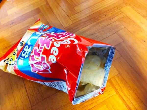 湿気ったポテトチップスをパリパリに戻す裏技に　「見事！」「復活した」