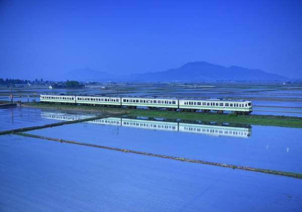 「ドラマがある」「感動した」　ポスターのような鉄道写真がネットで話題に