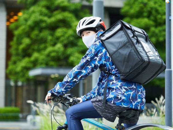 高齢配達員「ごめんなさい」　空腹の利用者の『ひと言』に、ウルっとする人が続出