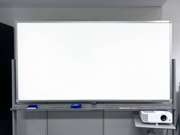 ぺんてる公式さんナイスです！　ホワイトボードに書いた油性マジックを消す方法に歓喜