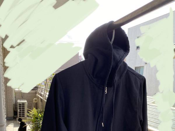 パーカーを効率的に干すコツが？　「天才かもしれん」「専用のハンガーがいらなくなる」