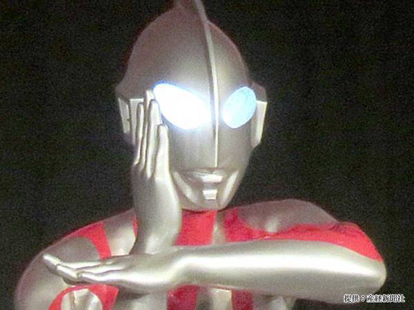「素晴らしい作品をありがとう」　ウルトラマンシリーズ『スペシウム光線』など描いた、飯塚定雄さんが逝去