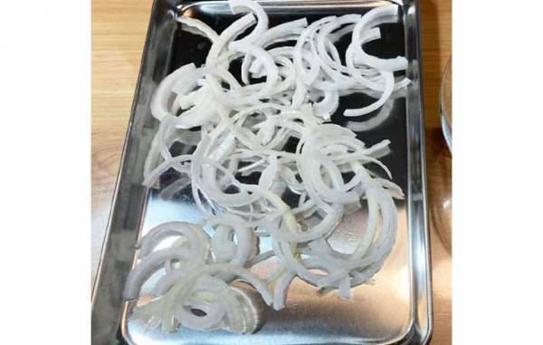 「水にさらすより甘い！」　辛いオニオンスライスを『すぐ甘くする方法』とは？