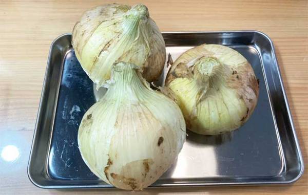 「水にさらすより甘い！」　辛いオニオンスライスを『すぐ甘くする方法』とは？
