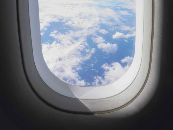 飛行機内で撮影する時に注意！　ソラシドエアの投稿に「知らなかった」の声