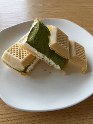 安直すぎても誰もやらないよね？　市販のバニラアイスに抹茶振りかけが地味うまい