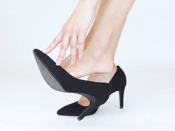 これでベストサイズ！　靴ズレ防止のインソール活用術が「ナイスアイディア」