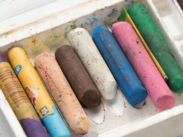 サクラクレパスの投稿に「ありがたい」「知らなかった」　簡単に汚れを落とす方法は？