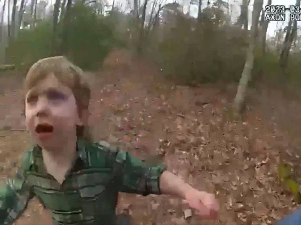 森の中で迷子になった男の子　発見された時、そばに寄り添っていたのは…？