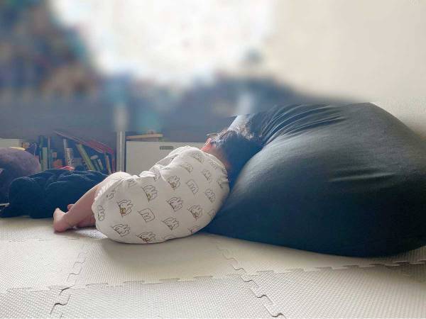 慣らし保育にまだ慣れない１歳息子　帰宅後の姿が、コチラ