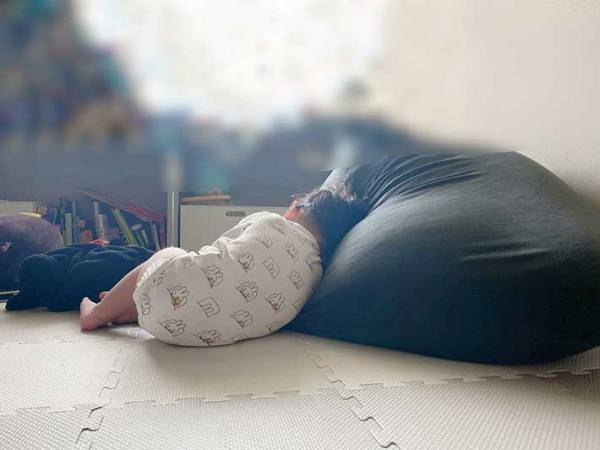 慣らし保育にまだ慣れない１歳息子　帰宅後の姿が、コチラ