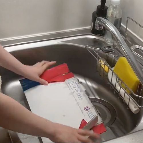 ピザの箱をスマートに畳む方法に「めっちゃ便利」「実用的！」