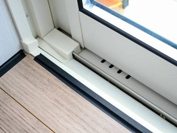 汚れたら剥がすだけ！　マスキングテープ貼り替えるだけ掃除法に「一本取られた」